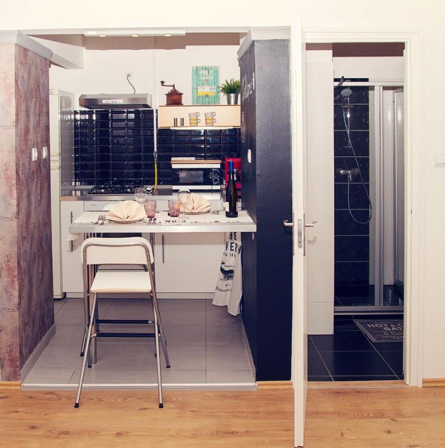 Trendy & Cozy Apartment At Heroes' Square Budapeste Exterior foto